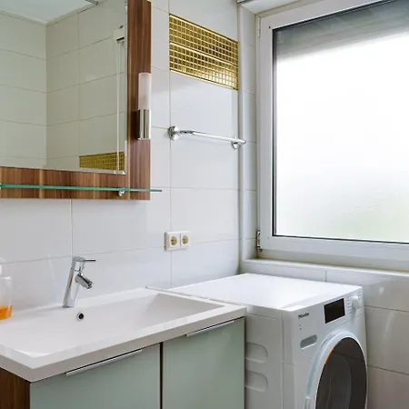 Wunderschoene Helle Min 30 Days